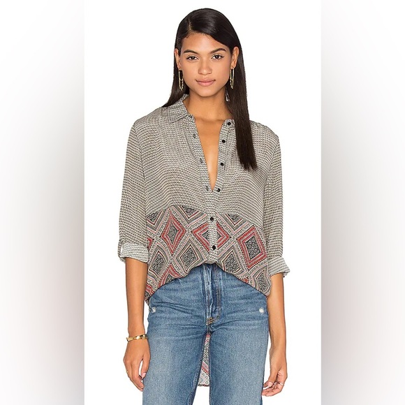 Tolani Tops - Tolani Selina from Revolve Button up in Diamonds 100% Silk Women's Small